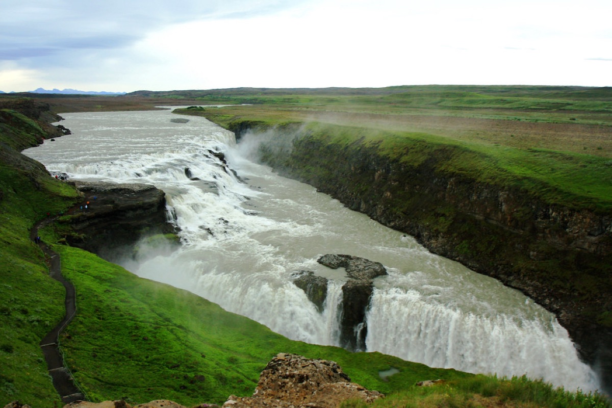 Chute d'eau d'Iceland en été