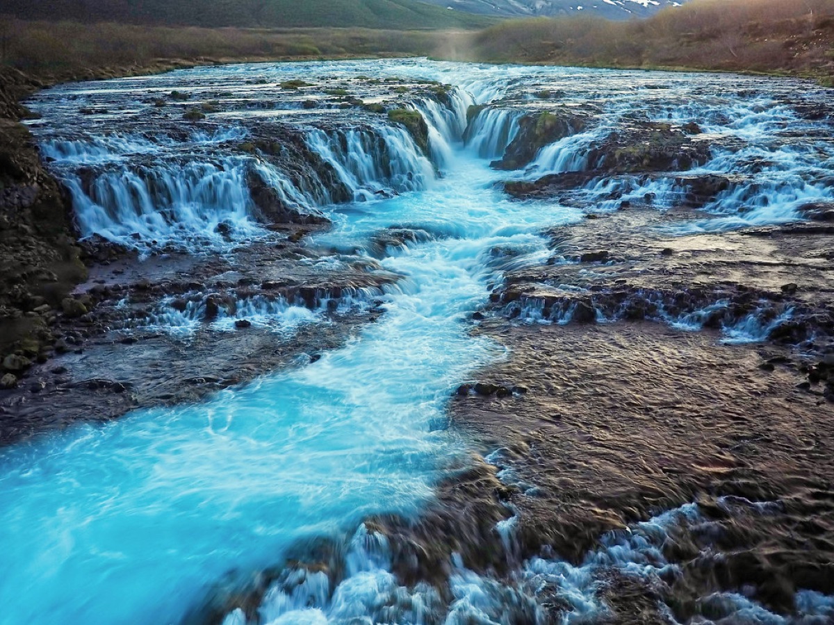 Cascada e geleira em íslandi