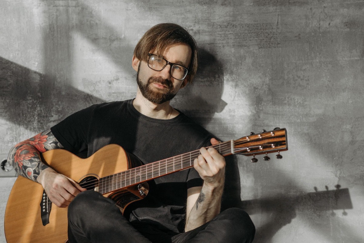 Icelandic artist York with guitar