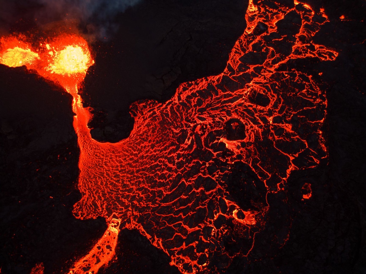 lava field en noche icelandesa