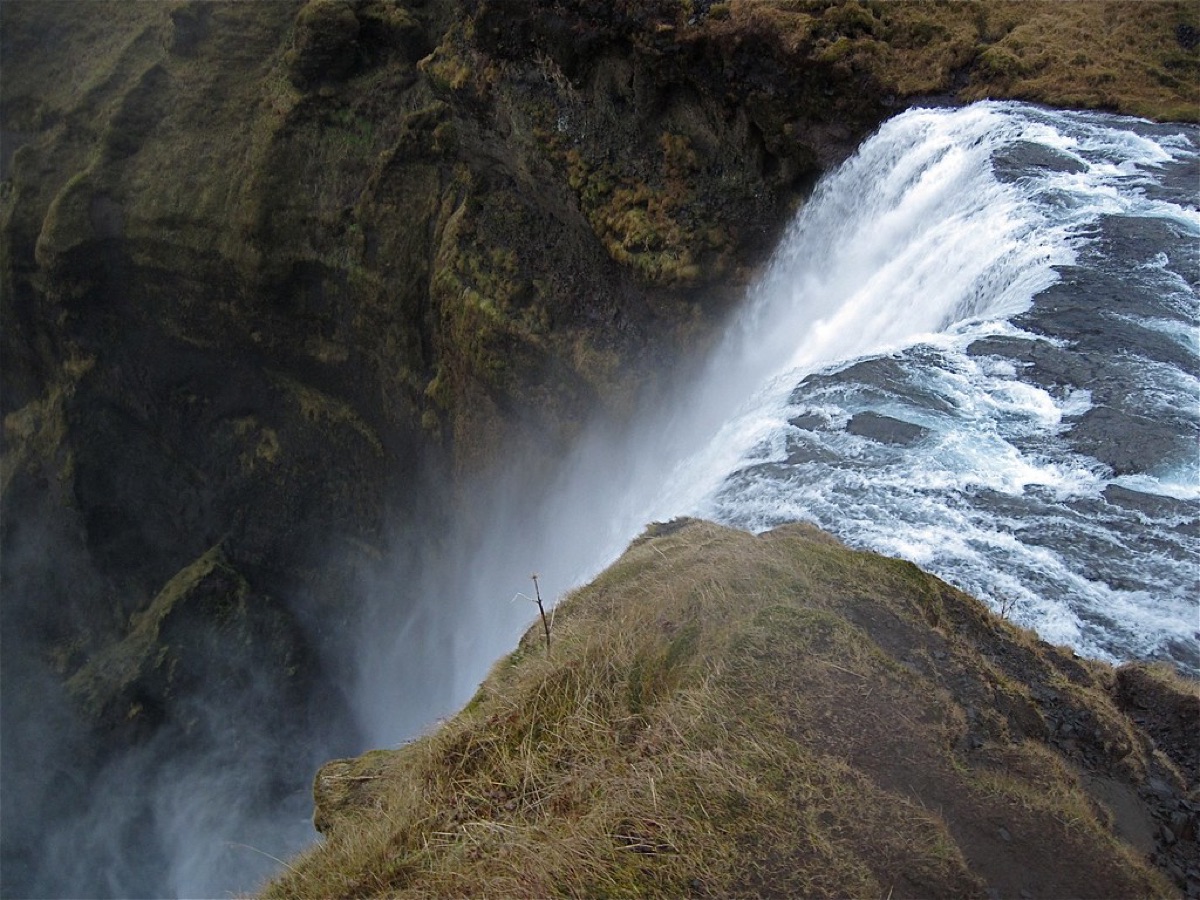 Ijsland waterfalls trail