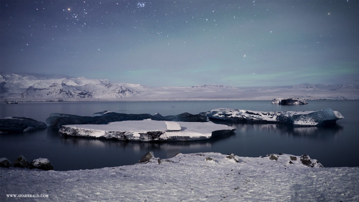 Un ciel d’hiver islandais avec une aurore