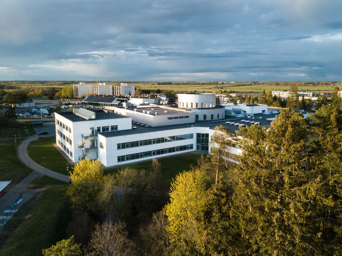 Institution financière d'Iceland avec architecture moderne